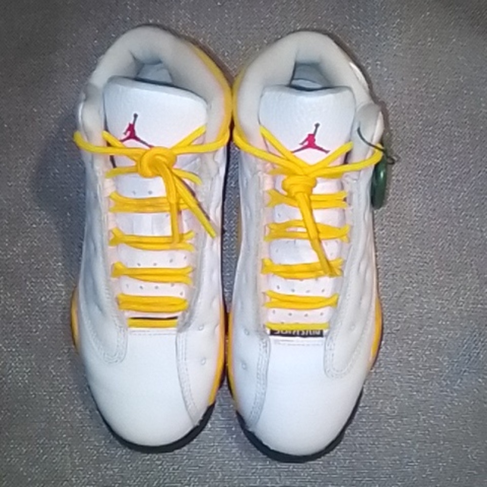 Jordan 13 size 2.5Y